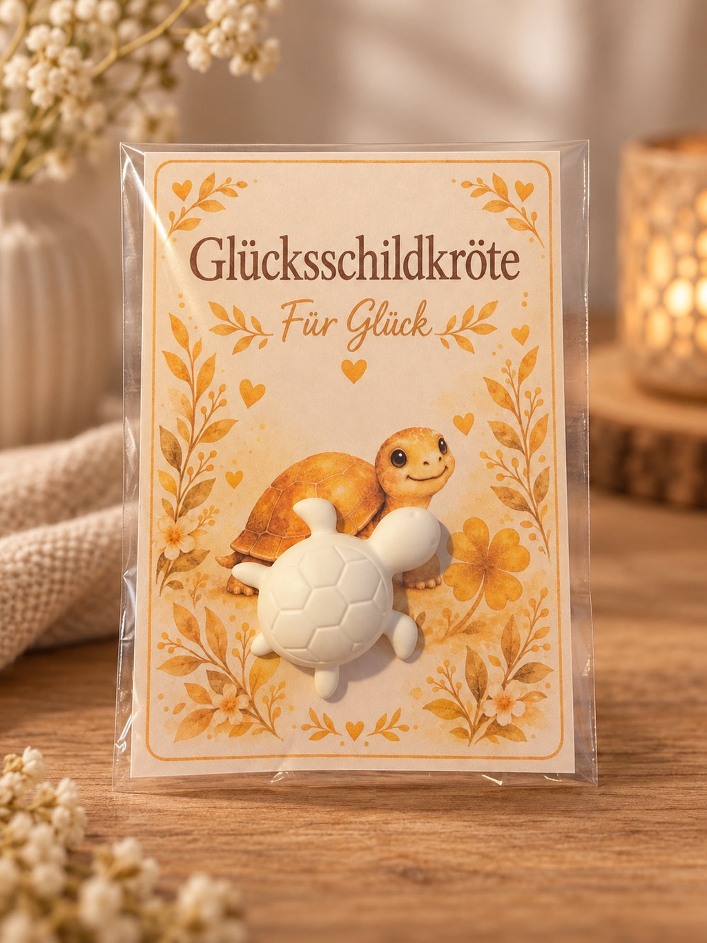 Glücksschildkröte mit gelber Karte Für Glück