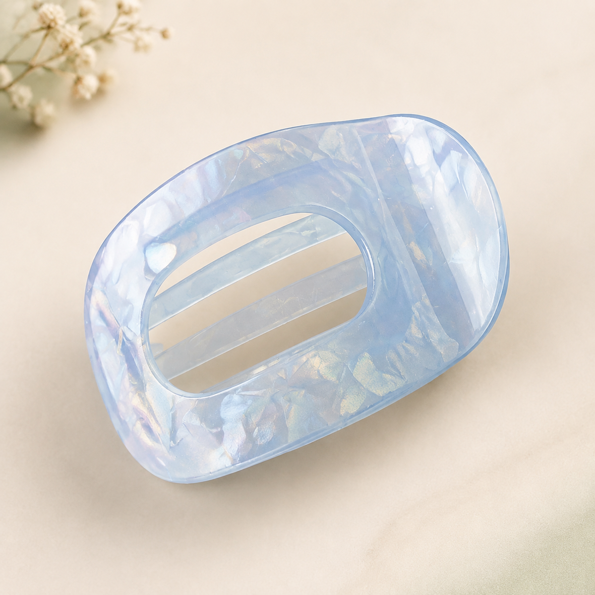Ice Pearl Haarklammer in eisblauem Perlglanz-Acetat