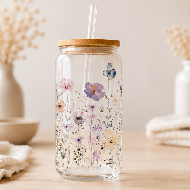 Trinkglas mit Deckel & Glashalm – 4 Motive