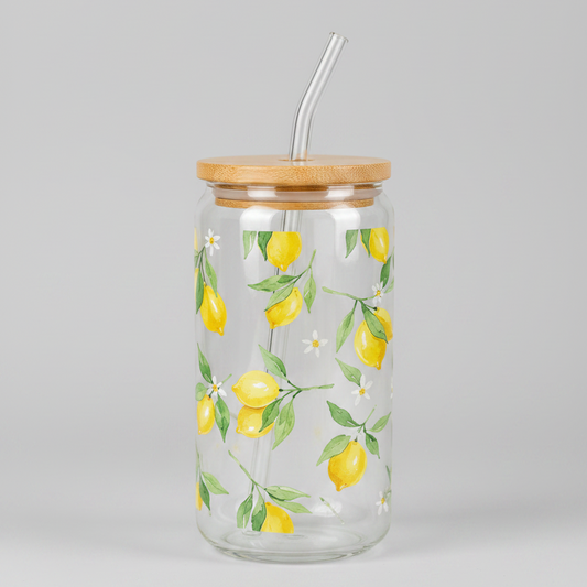 Trinkglas mit Bambusdeckel und Glashalm